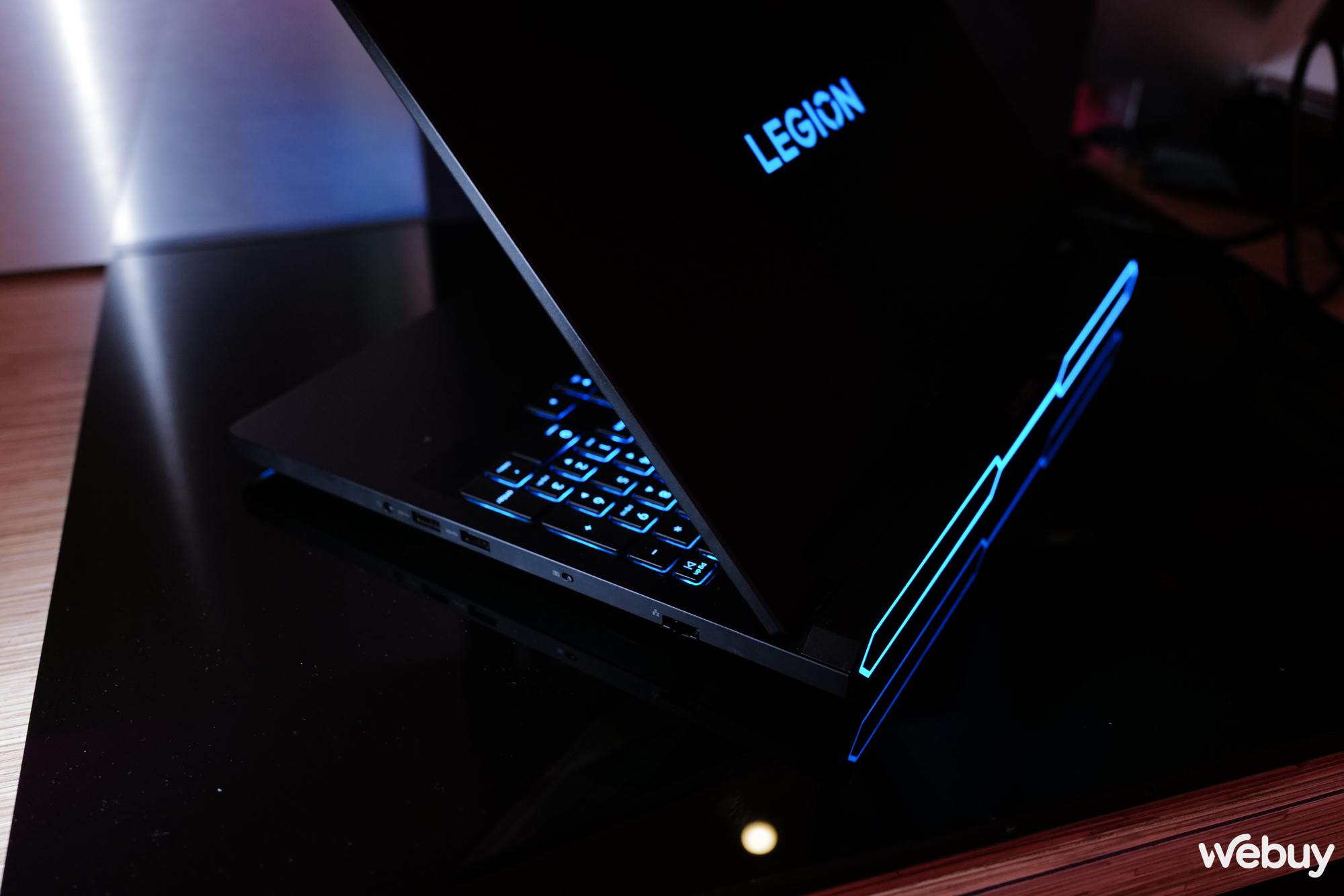 Lenovo thiết kế lại dòng laptop gaming Legion Pro 7i, giờ trông chẳng khác gì tàu vũ trụ- Ảnh 1. Lenovo thiết kế lại dòng laptop gaming Legion Pro 7i, giờ trông chẳng khác gì tàu vũ trụ- Ảnh 1.