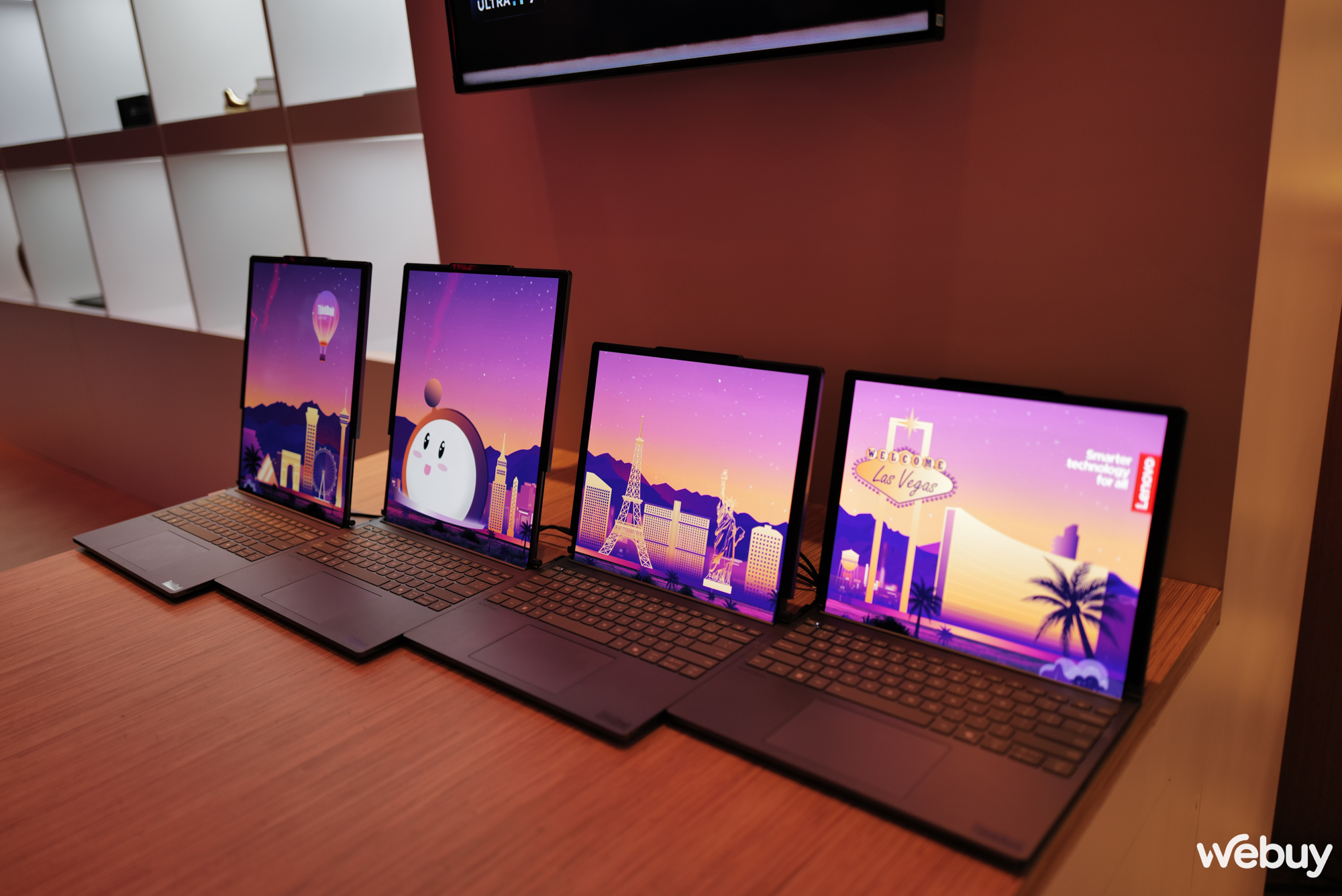 Cận cảnh hai mẫu laptop độc lạ mà Lenovo mang đến CES 2025: Màn hình cuộn tăng 50% kích thước, màn hình xoay mọi hướng và tự theo dõi chuyển động của người dùng- Ảnh 2. Cận cảnh hai mẫu laptop độc lạ mà Lenovo mang đến CES 2025: Màn hình cuộn tăng 50% kích thước, màn hình xoay mọi hướng và tự theo dõi chuyển động của người dùng- Ảnh 2.