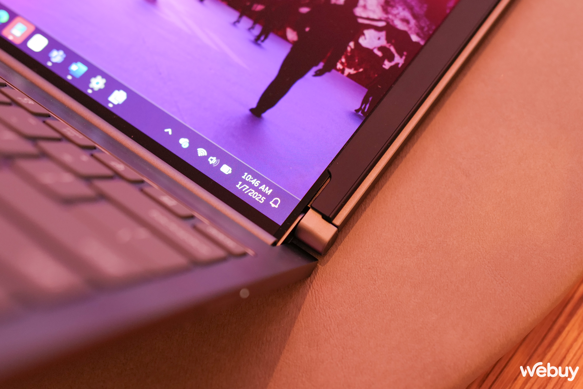 Cận cảnh hai mẫu laptop độc lạ mà Lenovo mang đến CES 2025: Màn hình cuộn tăng 50% kích thước, màn hình xoay mọi hướng và tự theo dõi chuyển động của người dùng- Ảnh 4. Cận cảnh hai mẫu laptop độc lạ mà Lenovo mang đến CES 2025: Màn hình cuộn tăng 50% kích thước, màn hình xoay mọi hướng và tự theo dõi chuyển động của người dùng- Ảnh 4.