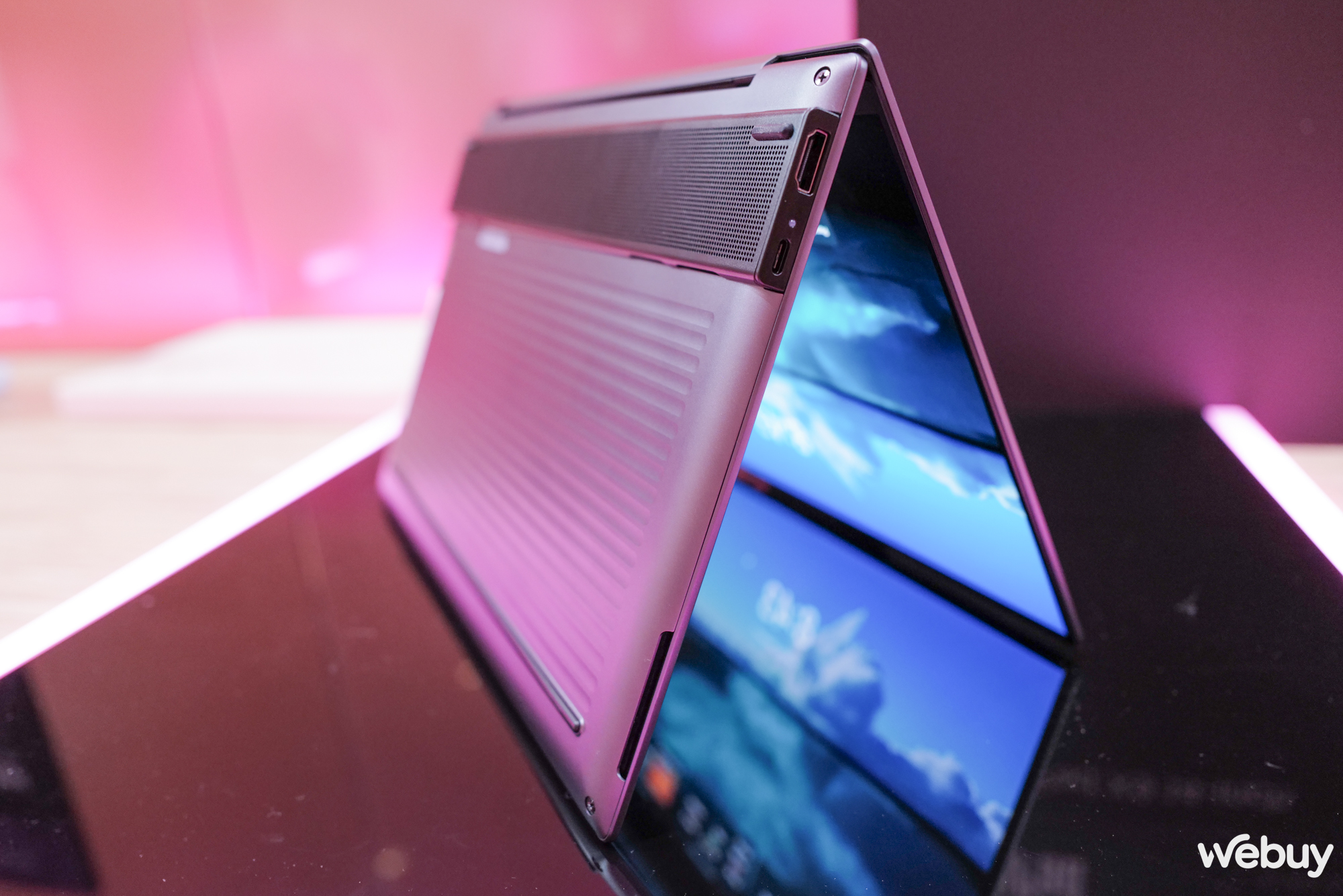 Trên tay Lenovo ThinkPad X9: Dòng ThinkPad hoàn toàn mới với Intel Core Ultra 5 và màn hình OLED 120Hz- Ảnh 4. Trên tay Lenovo ThinkPad X9: Dòng ThinkPad hoàn toàn mới với Intel Core Ultra 5 và màn hình OLED 120Hz- Ảnh 4.